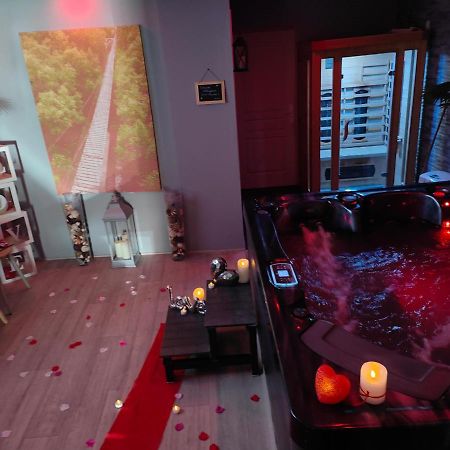 شقة Logement Privatif Avec Jacuzzi بيرج المظهر الخارجي الصورة